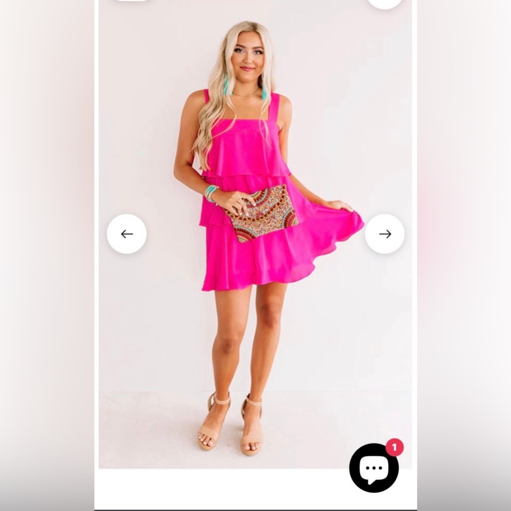 DARLING DESTINATION TIERED DRESS IN HOT PINK Size M